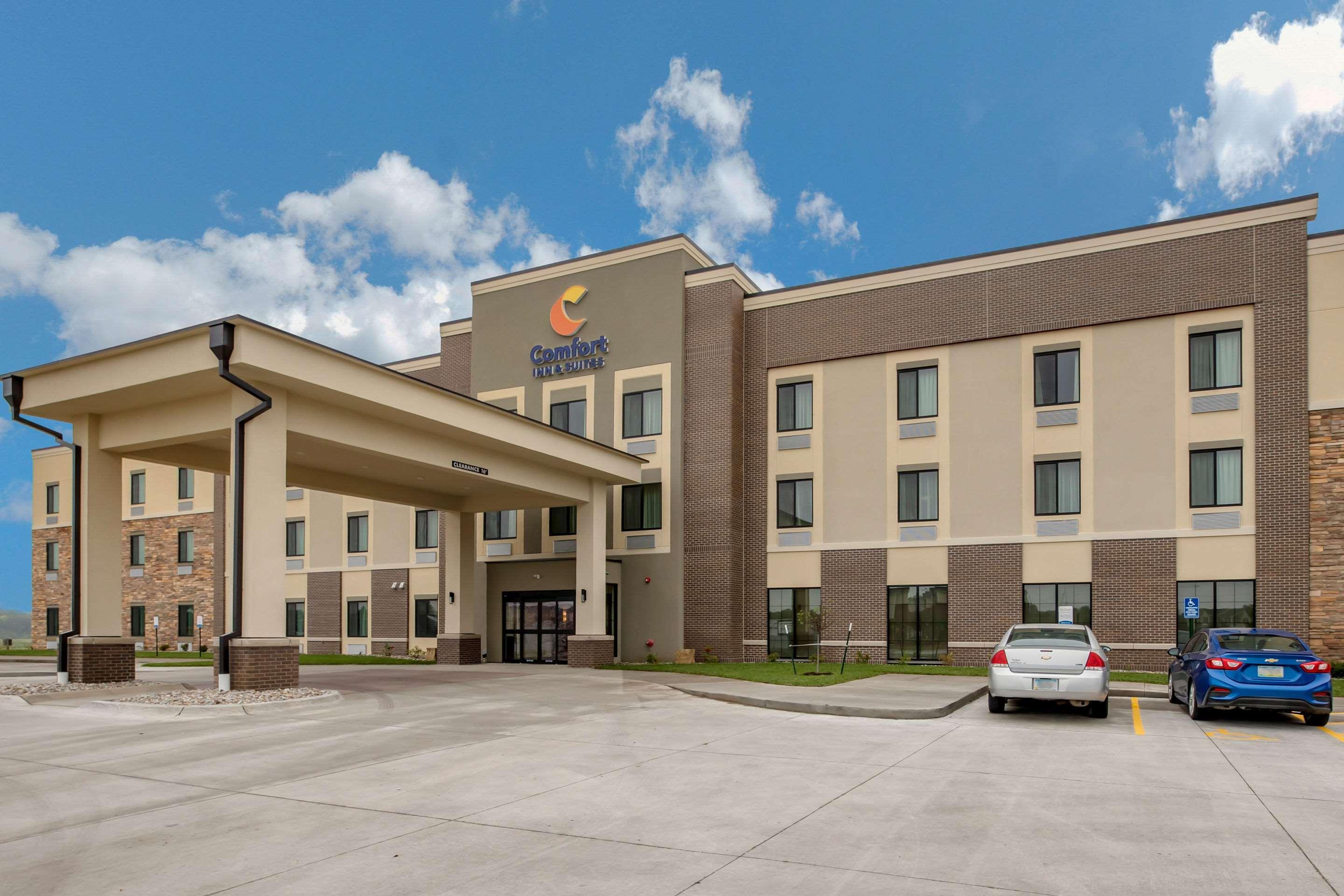 Comfort Inn & Suites Ames Near Isu Campus Exterior foto